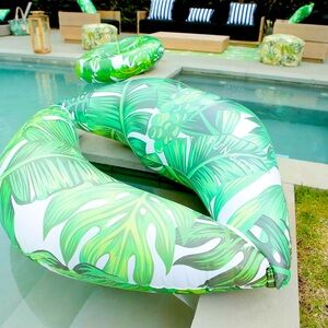 Funboy palm lips float